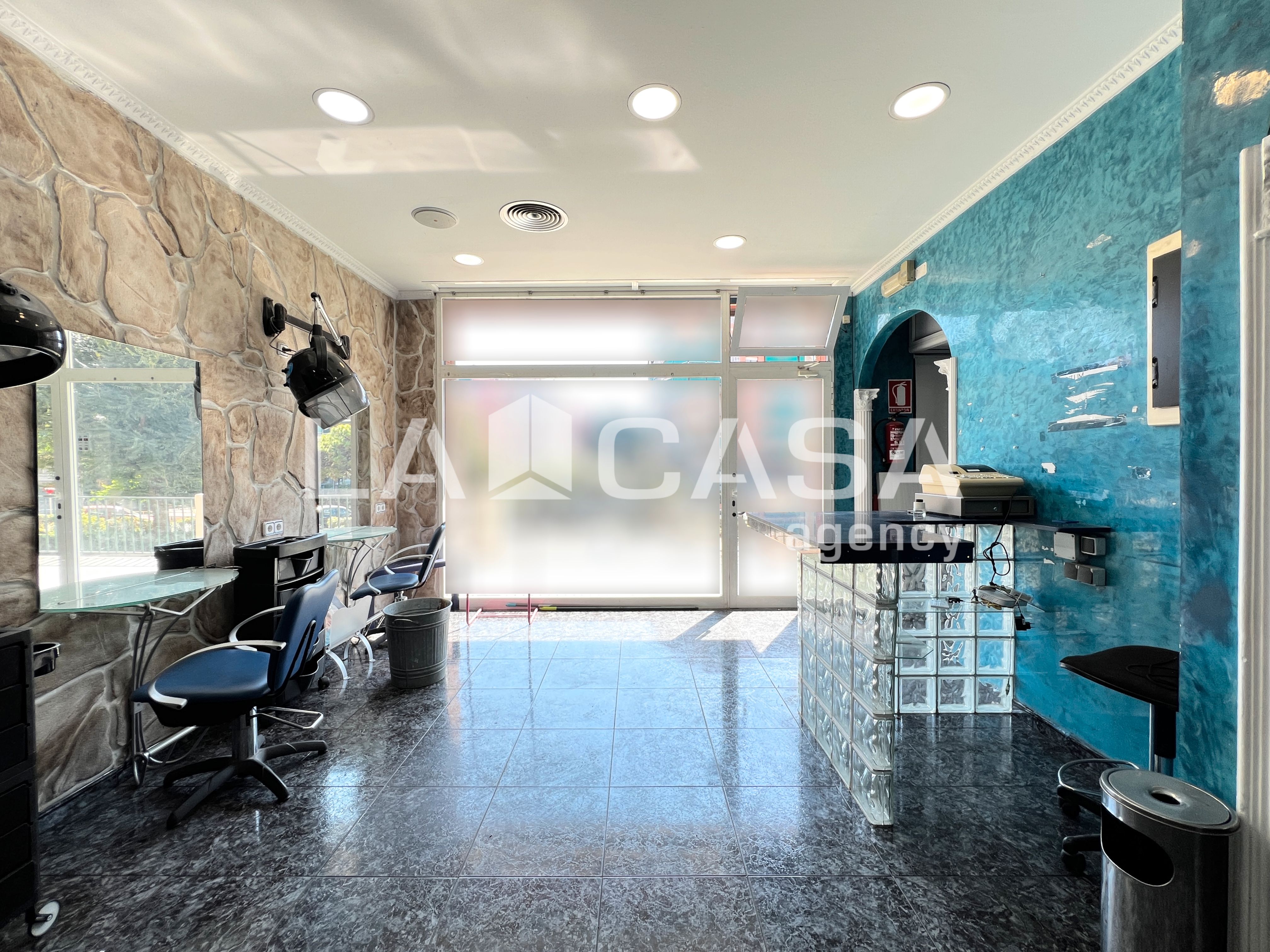 Local en venta en Badalona