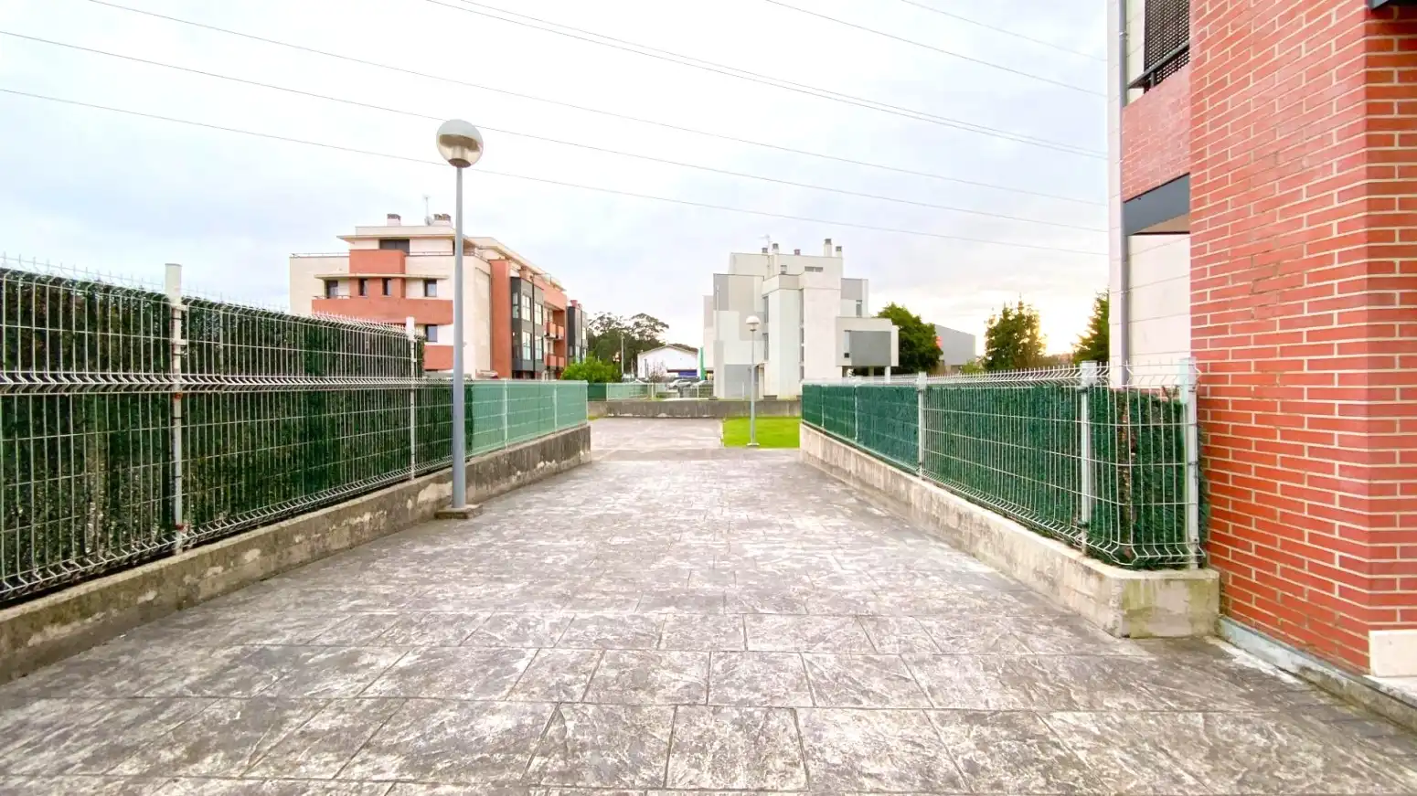 Vista exterior de Piso en venta en Santa Cruz de Bezana con Calefacción, Parquet y Terraza