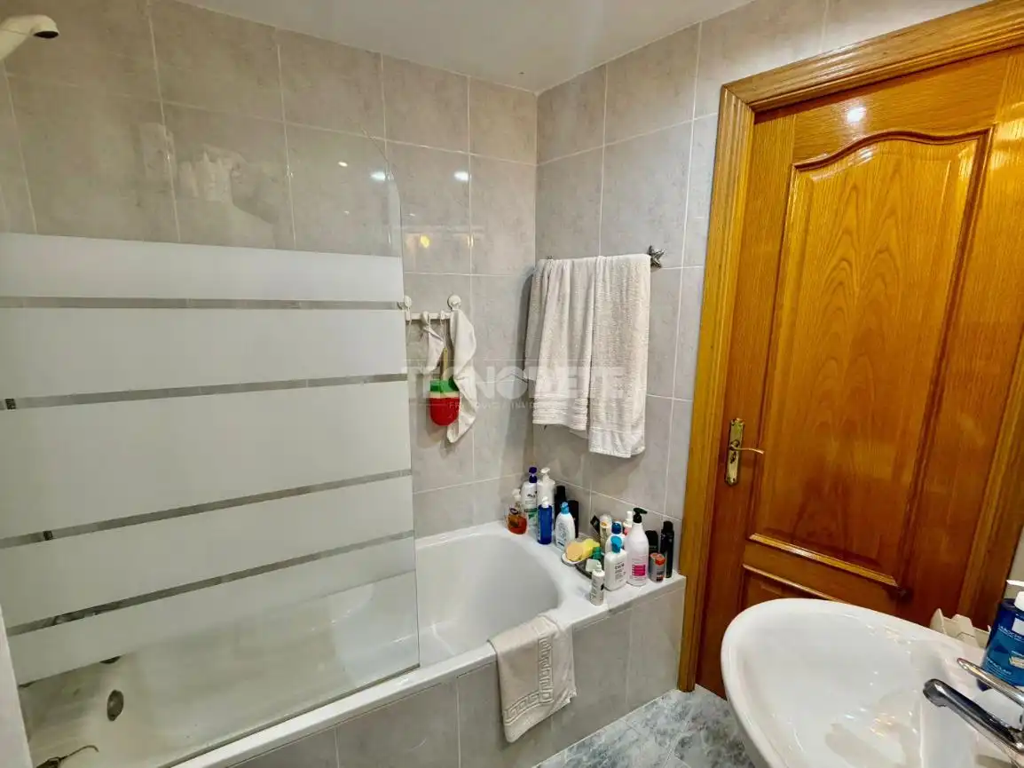 Baño de Piso en venta en Madrid con Aire acondicionado, Calefacción y Terraza
