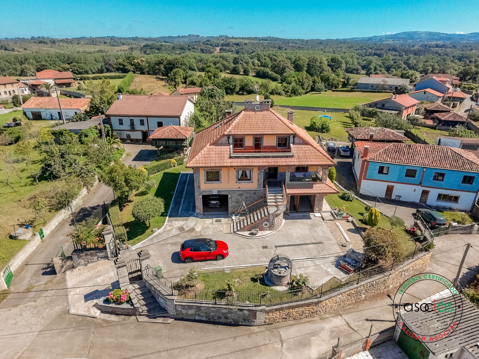 Vista exterior de Casa o xalet en venda en Siero amb Calefacció, Jardí privat i Parquet