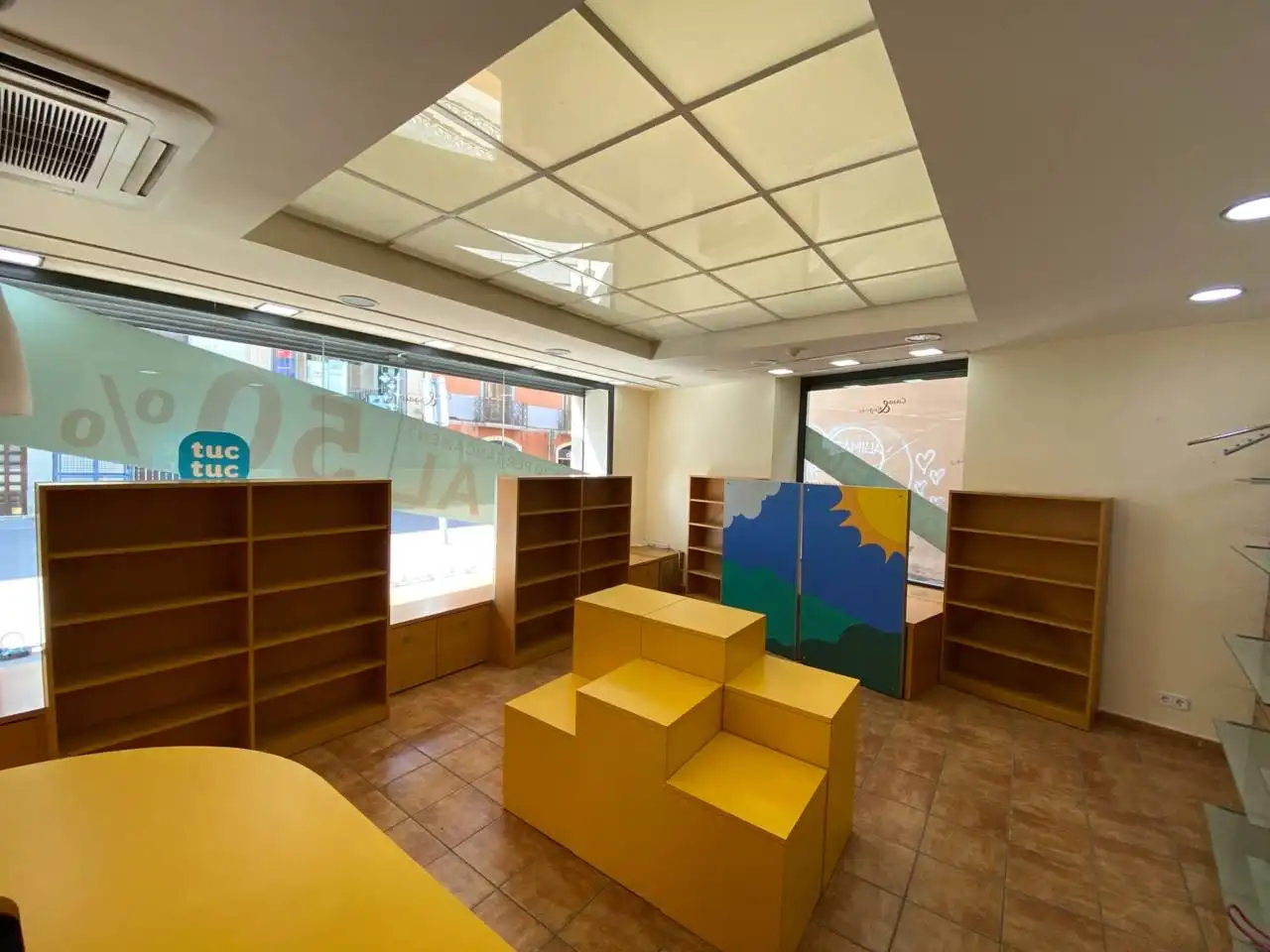 Local comercial de lloguer a Calle RAVAL, imagen 4