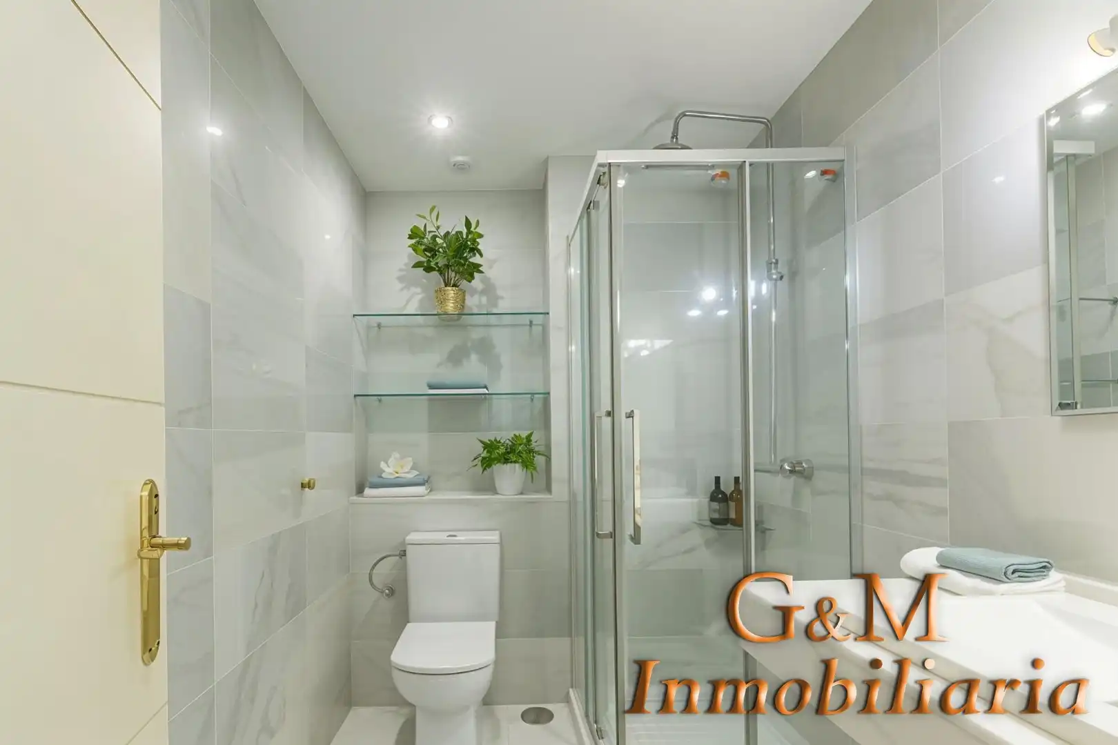 Baño de Piso en venta en Benalmádena con Aire acondicionado, Terraza y Trastero