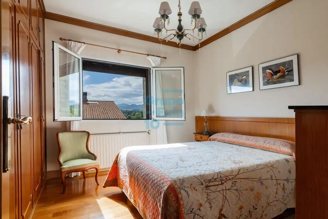 Habitación de Casa o chalet en venta en Donostia - San Sebastián  con Calefacción, Jardín privado y Terraza