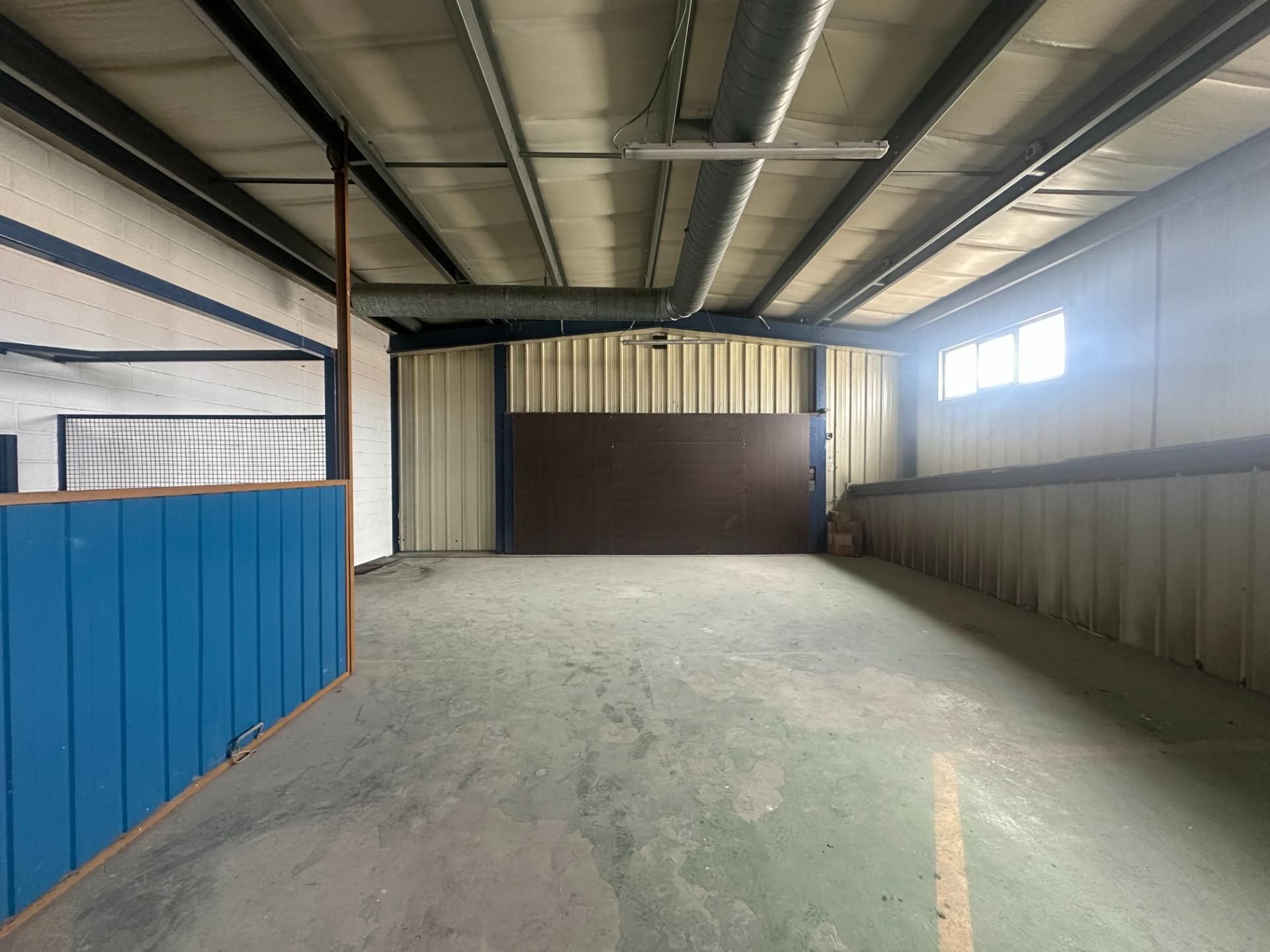 Industrial buildings to rent in Camargo