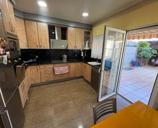 Kitchen of House or chalet for sale in Sabadell  with Air Conditioner, Terrace and Balcony