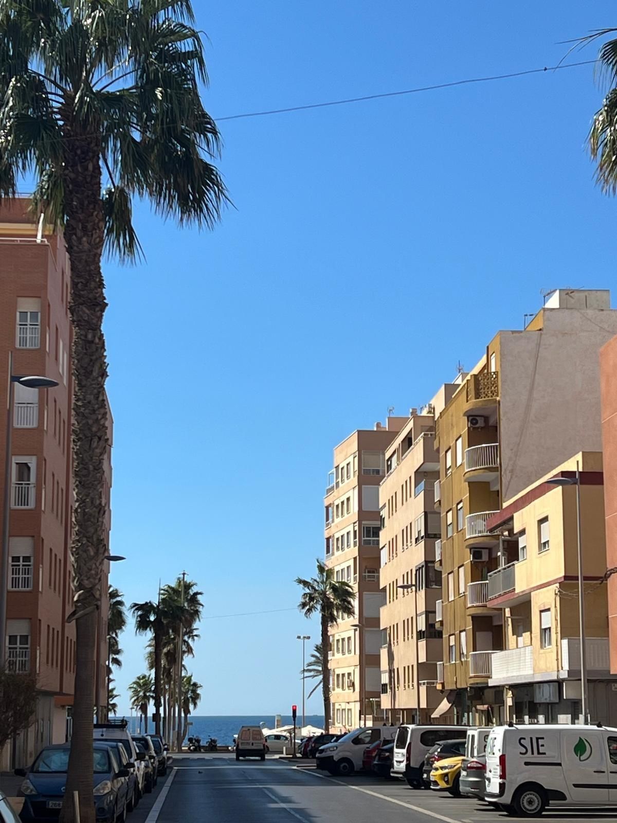 Vista exterior de Pis en venda en  Almería Capital amb Terrassa