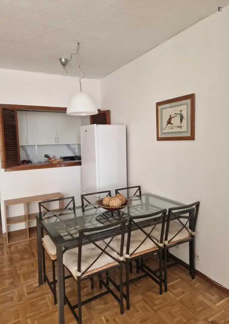 Comedor de Apartamento de alquiler en Madrid con Aire acondicionado, Calefacción y Amueblado
