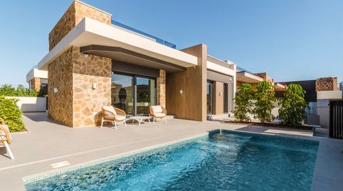 VILLA INDEPENDIENTEampnbspcon 3 dormitorios, PISCINA privada y SOLAacuteRIUMampnbspen CIUDAD QUESADAVIVIENDA REF DI011NDESPECIFICA