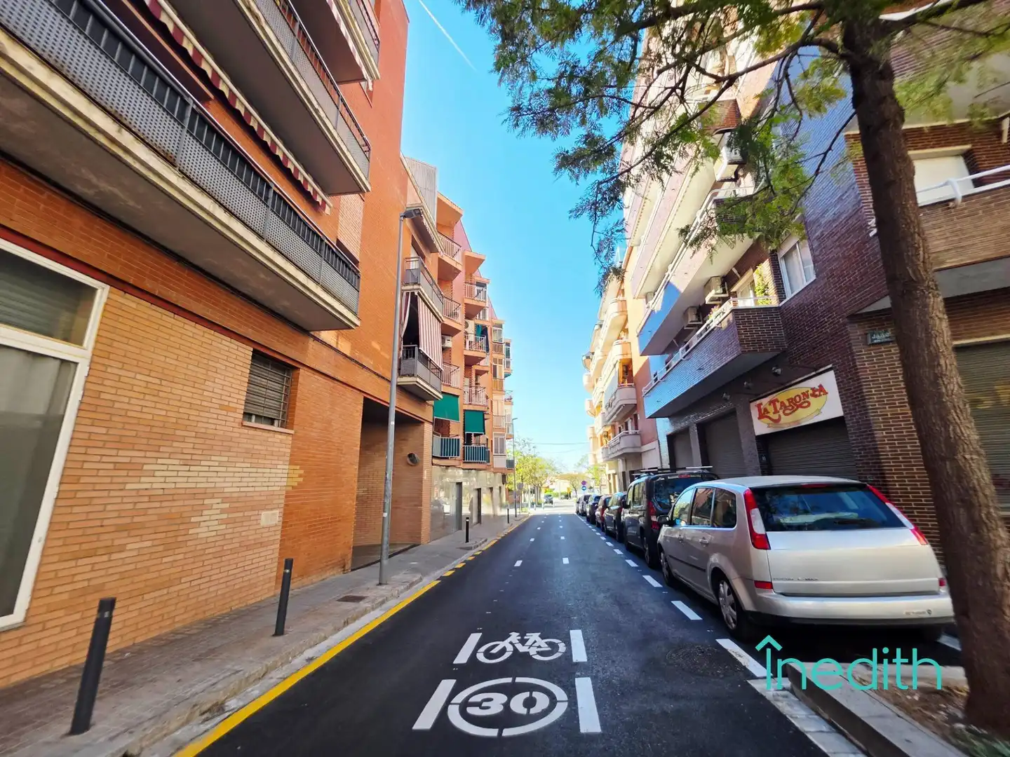Vista exterior de Piso en venta en Viladecans con Aire acondicionado, Calefacción y Terraza