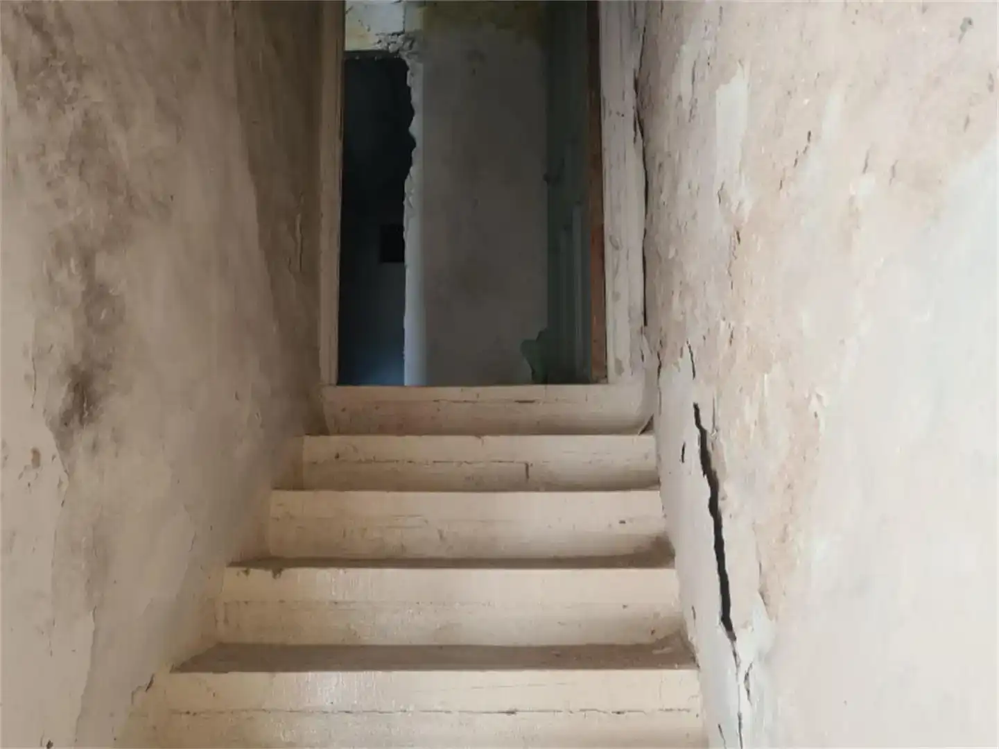 Casa adosada en venta en Huélamo