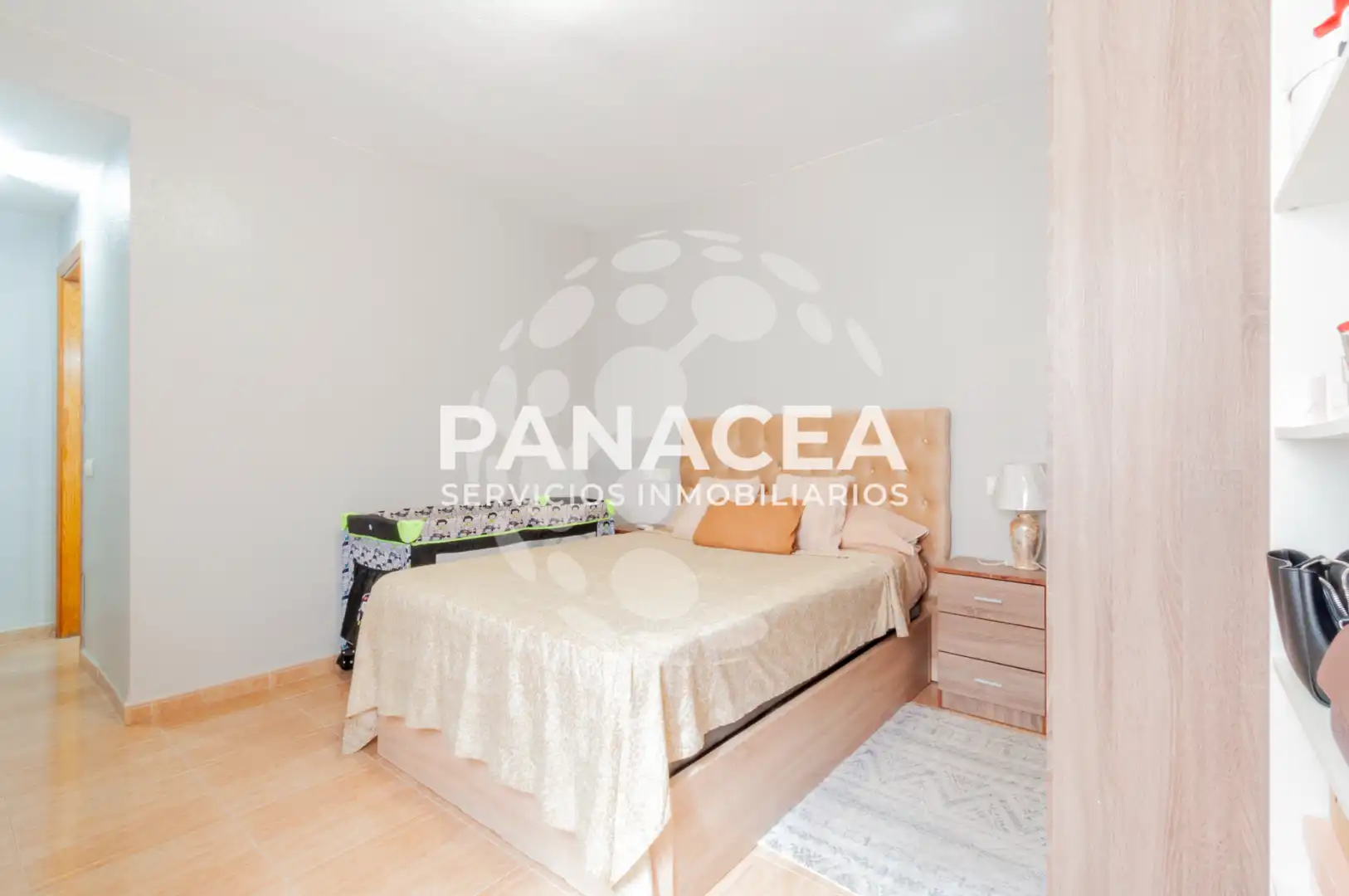 Habitación de Piso en venta en Vícar con Amueblado, Microondas y TV