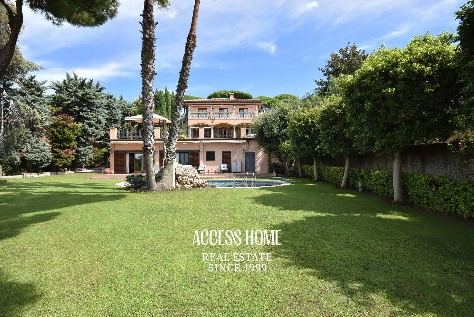 Villa con piscina in vendita a Caldes d'Estrac