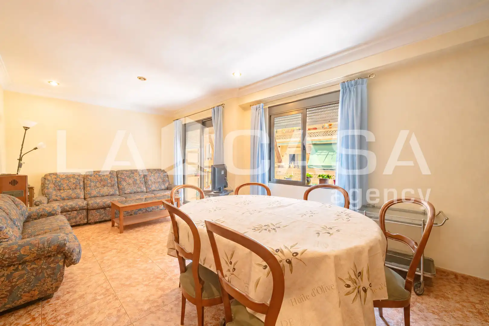 Appartamento con terrazza in vendita a Carrer de les Arts i dels Oficis, imagen 4