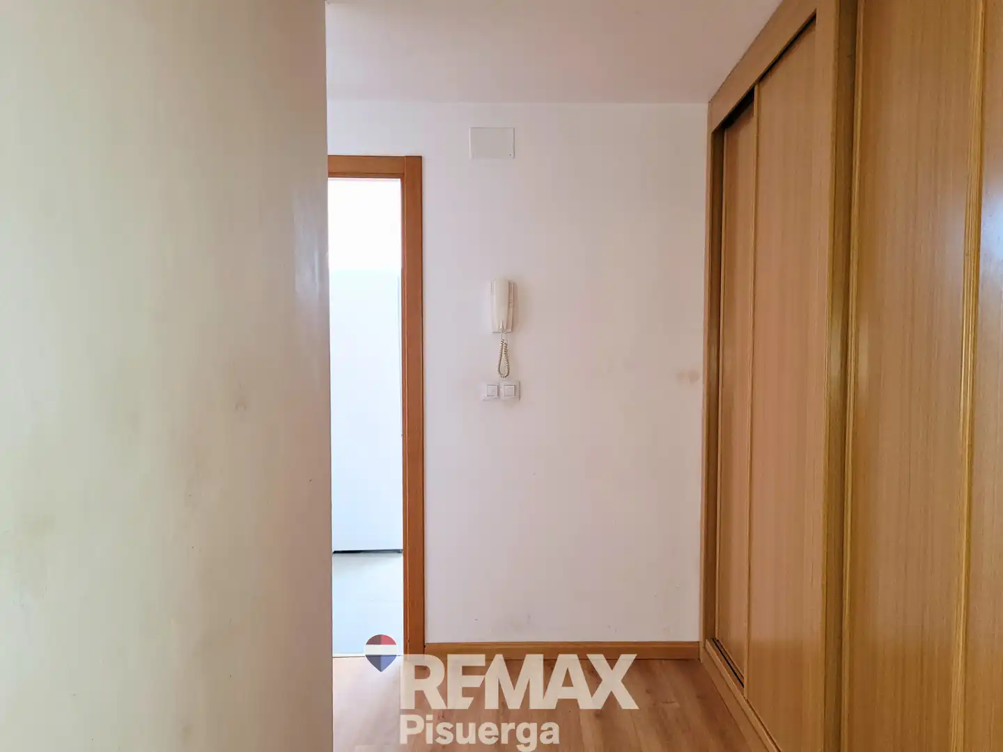 Wohnung zum Verkauf in Santovenia de Pisuerga mit Heizung, Abstellraum und Balkon