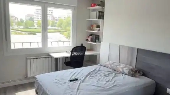 Habitación de Piso en venta en  Logroño con Calefacción y Parquet