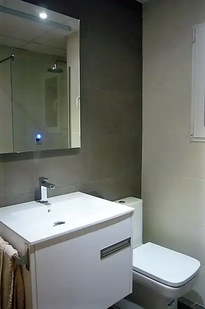 Bany de Apartament de lloguer en Benicasim / Benicàssim amb Aire condicionat, Calefacció i Jardí privat