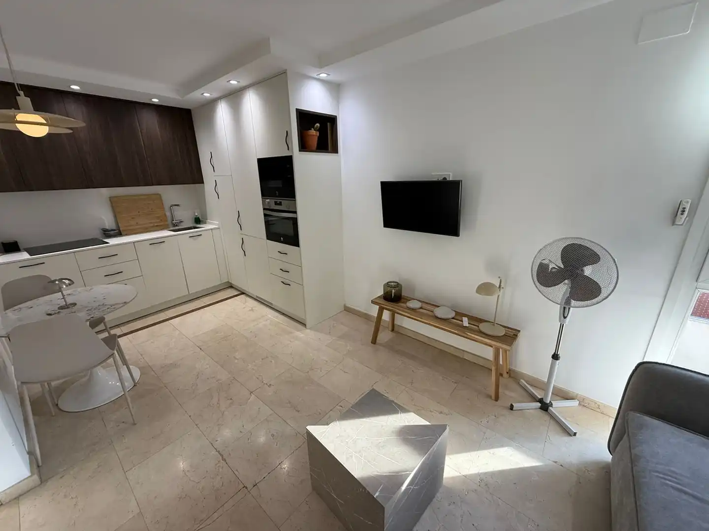 Cuina de Apartament de lloguer en Madrid amb Calefacció, Moblat i Forn