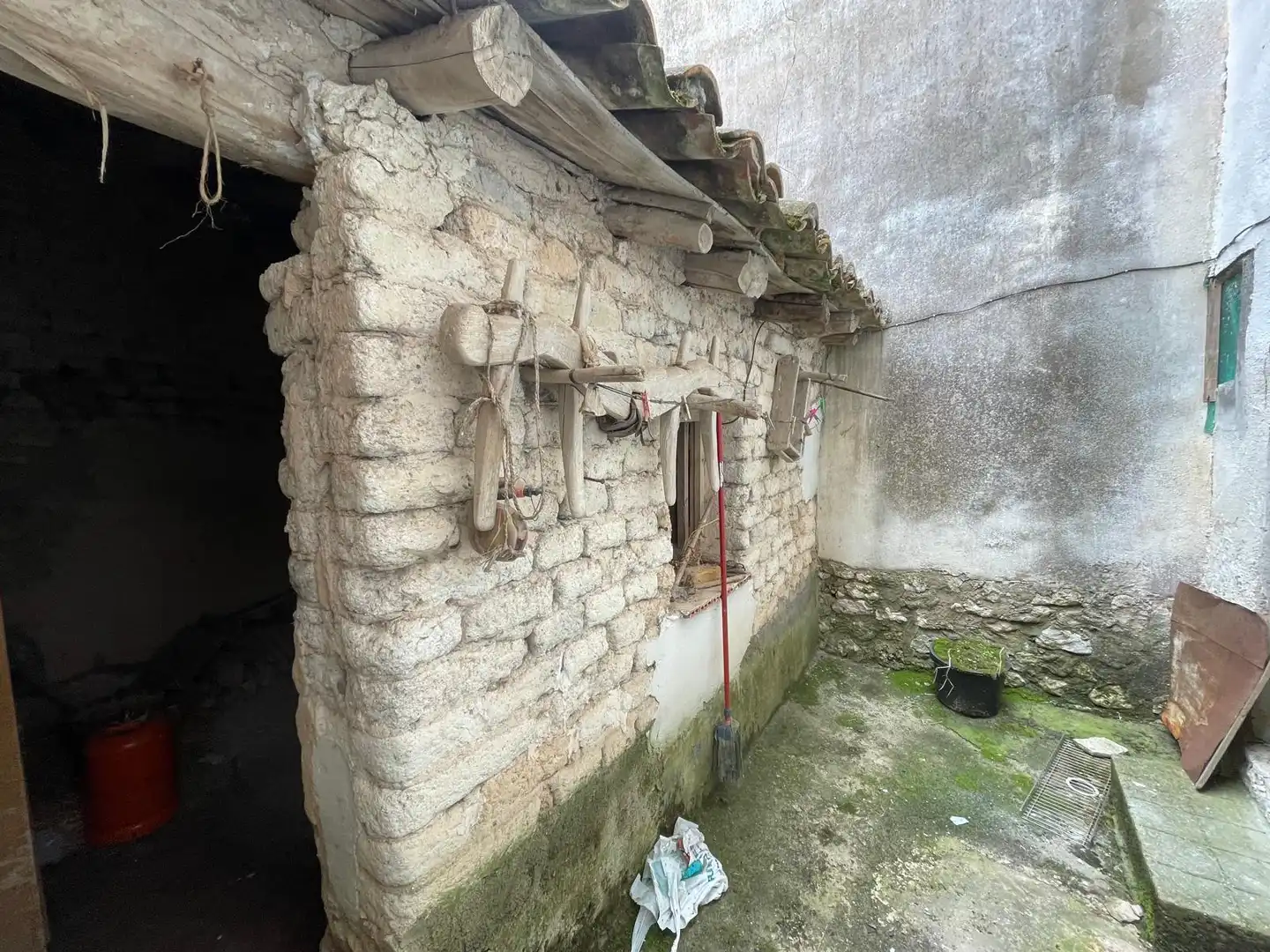 Außenansicht von Country house zum Verkauf in Royuela de Río Franco mit Parkett und Abstellraum