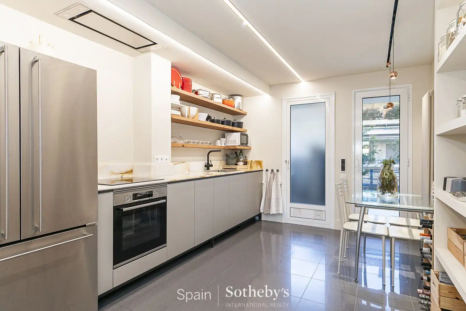 Kitchen of Apartments for sale in Sitges  with Air Conditioner, Storage room and Community pool