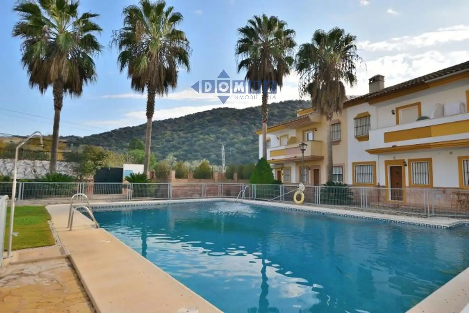 Piscina de Casa adosada en venda en Benaoján amb Aire condicionat, Calefacció i Terrassa