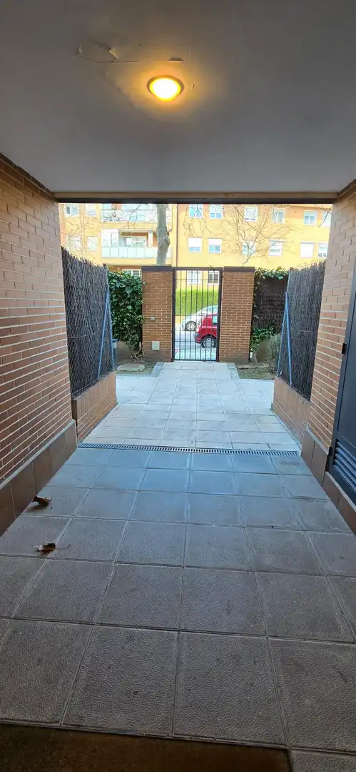 Jardí de Pis en venda en Las Rozas de Madrid amb Calefacció, Terrassa i Piscina comunitària