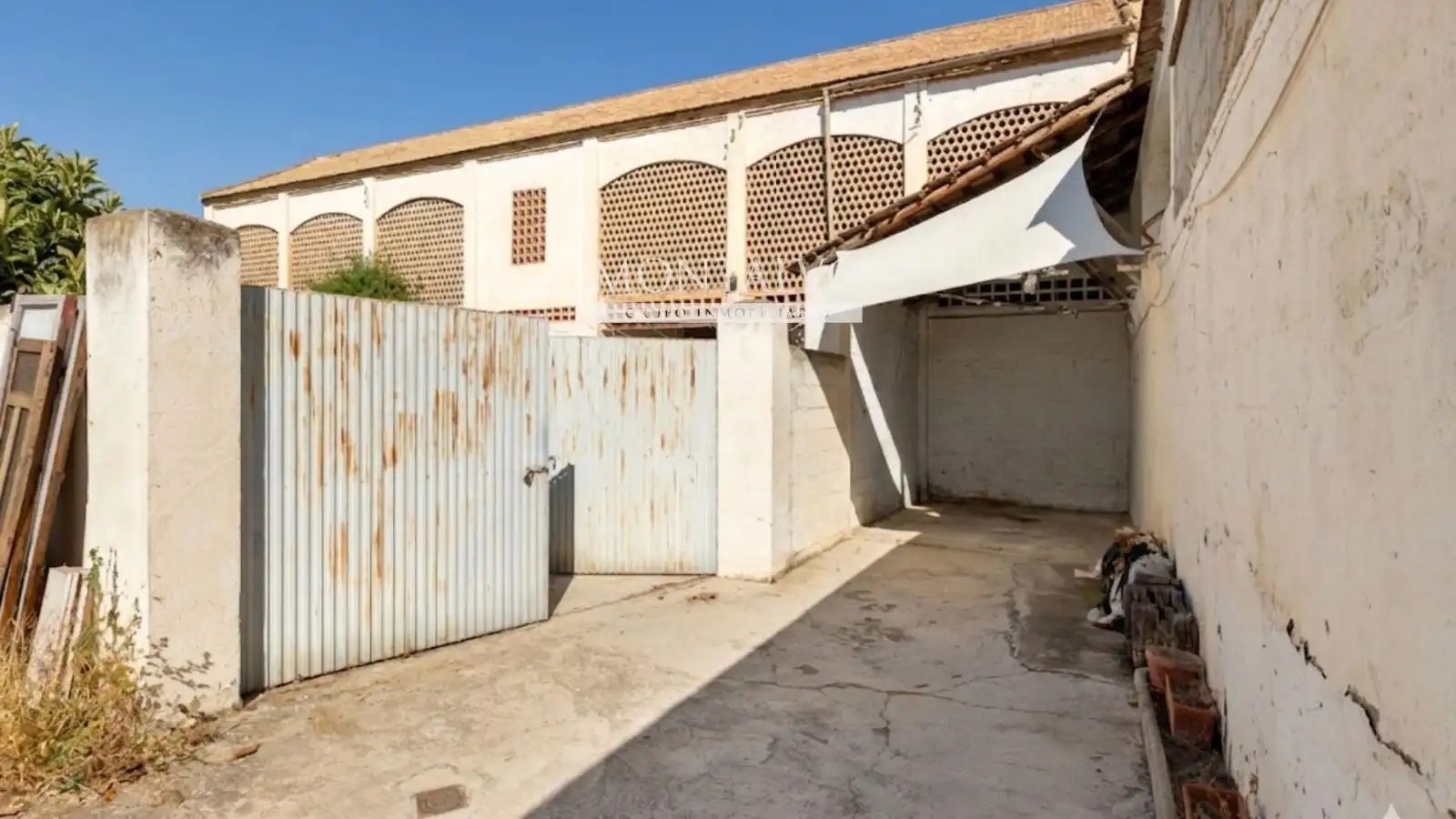 Außenansicht von Haus oder Chalet zum Verkauf in Atarfe mit Heizung, Terrasse und Abstellraum