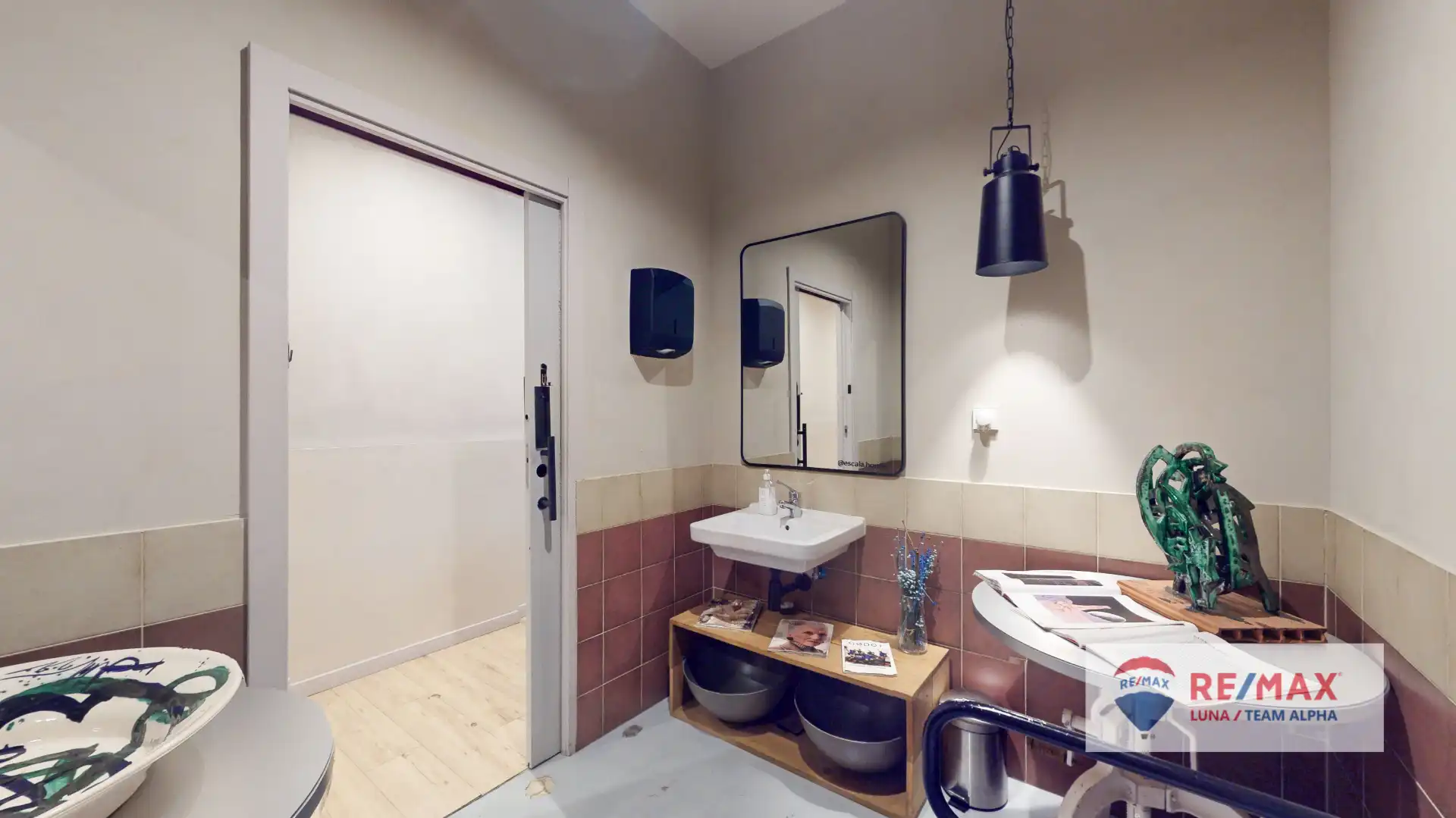 Baño de Local en traspaso en Madrid con Aire acondicionado, Calefacción y Parquet
