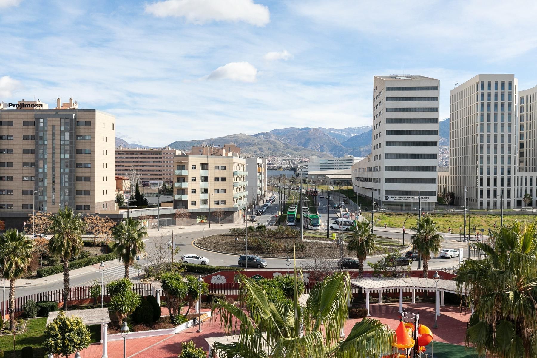 Vista exterior de Garatge en venda en  Granada Capital