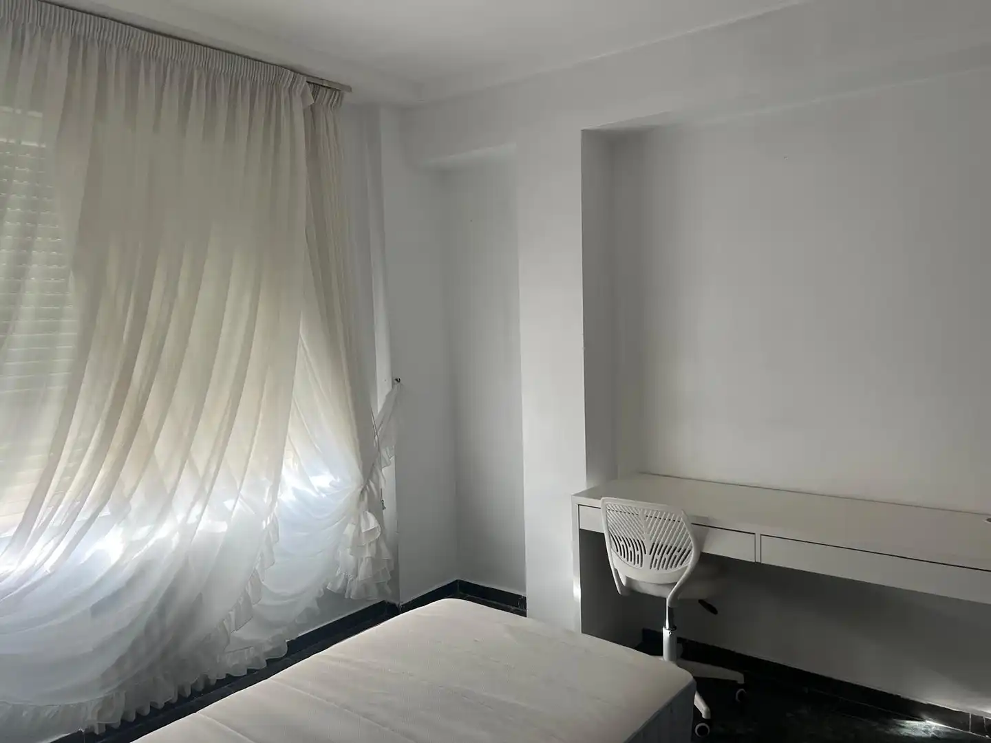 Bedroom of Flat for rent in Zaragoza  with Heating, Furnished and Oven