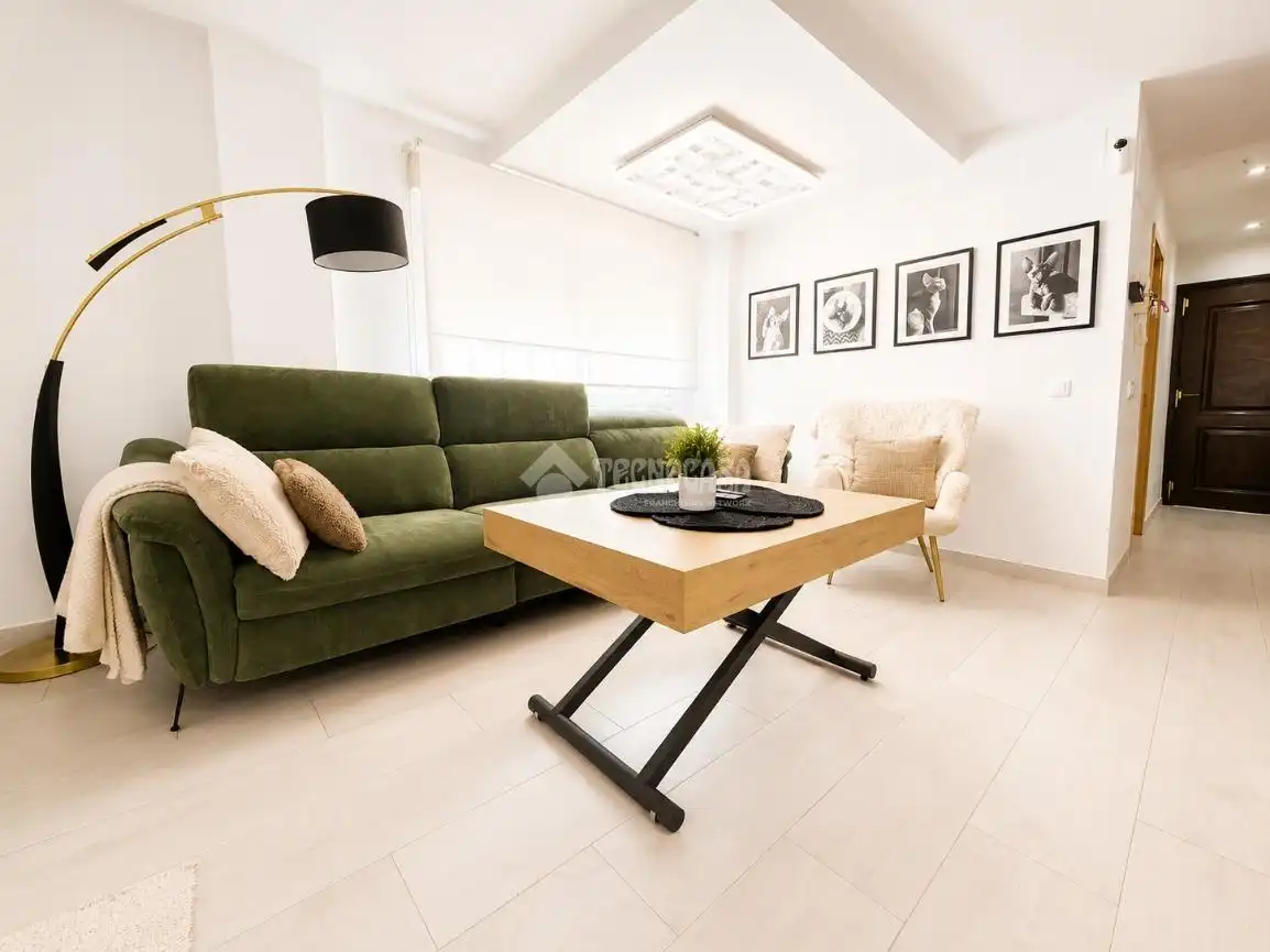 Living room of Flat for sale in San Martín de la Vega  with Air Conditioner, Private garden and Furnished