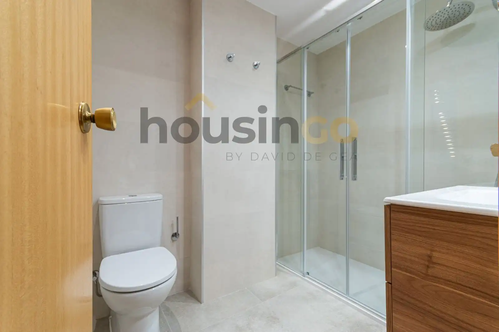 Bathroom of Flat for rent in Madrid  with Air Conditioner, Heating and Storage room