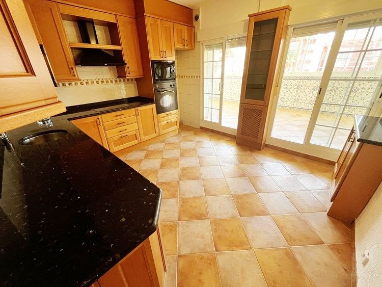 Kitchen of Flat to rent in  Madrid Capital  with Heating, Parquet flooring and Terrace