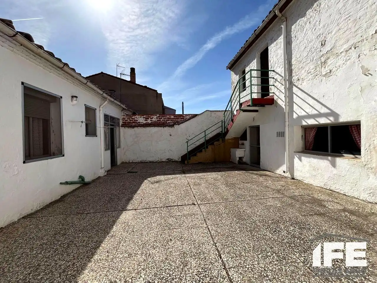 Vista exterior de Casa o xalet en venda en Alagón amb Terrassa