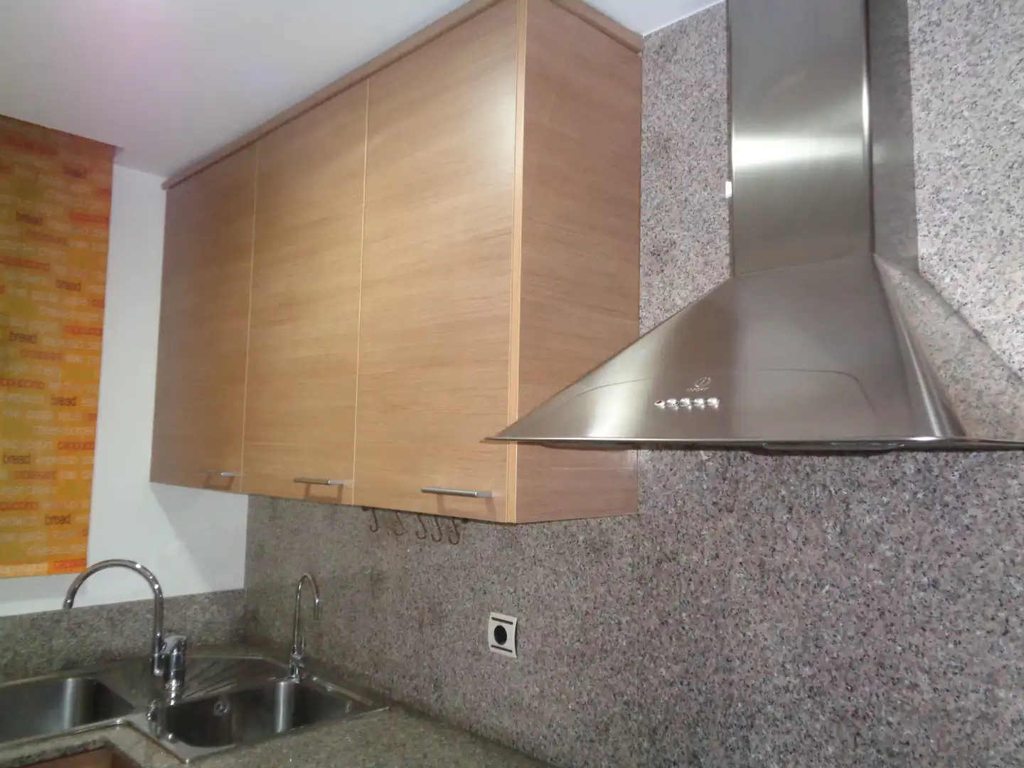 Cocina de Planta baja en venta en Terrassa con Aire acondicionado, Calefacción y Horno