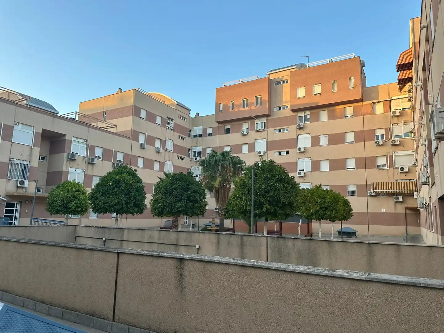 Vista exterior de Piso en venta en Sevilla con Aire acondicionado, Jardín privado y Terraza