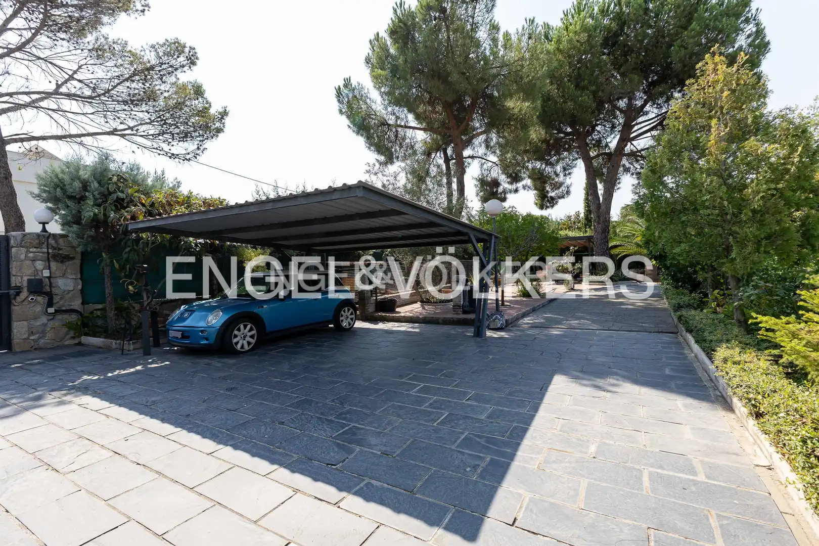 Exterior view of Houses for sale in Majadahonda  with Air Conditioner, Heating and Private garden