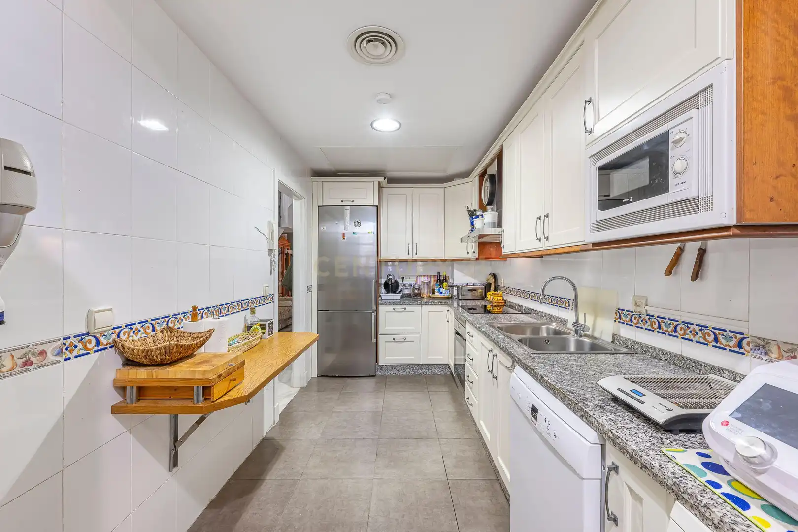 Cocina de Casa adosada en venta en Estepona con Aire acondicionado, Trastero y Piscina comunitaria