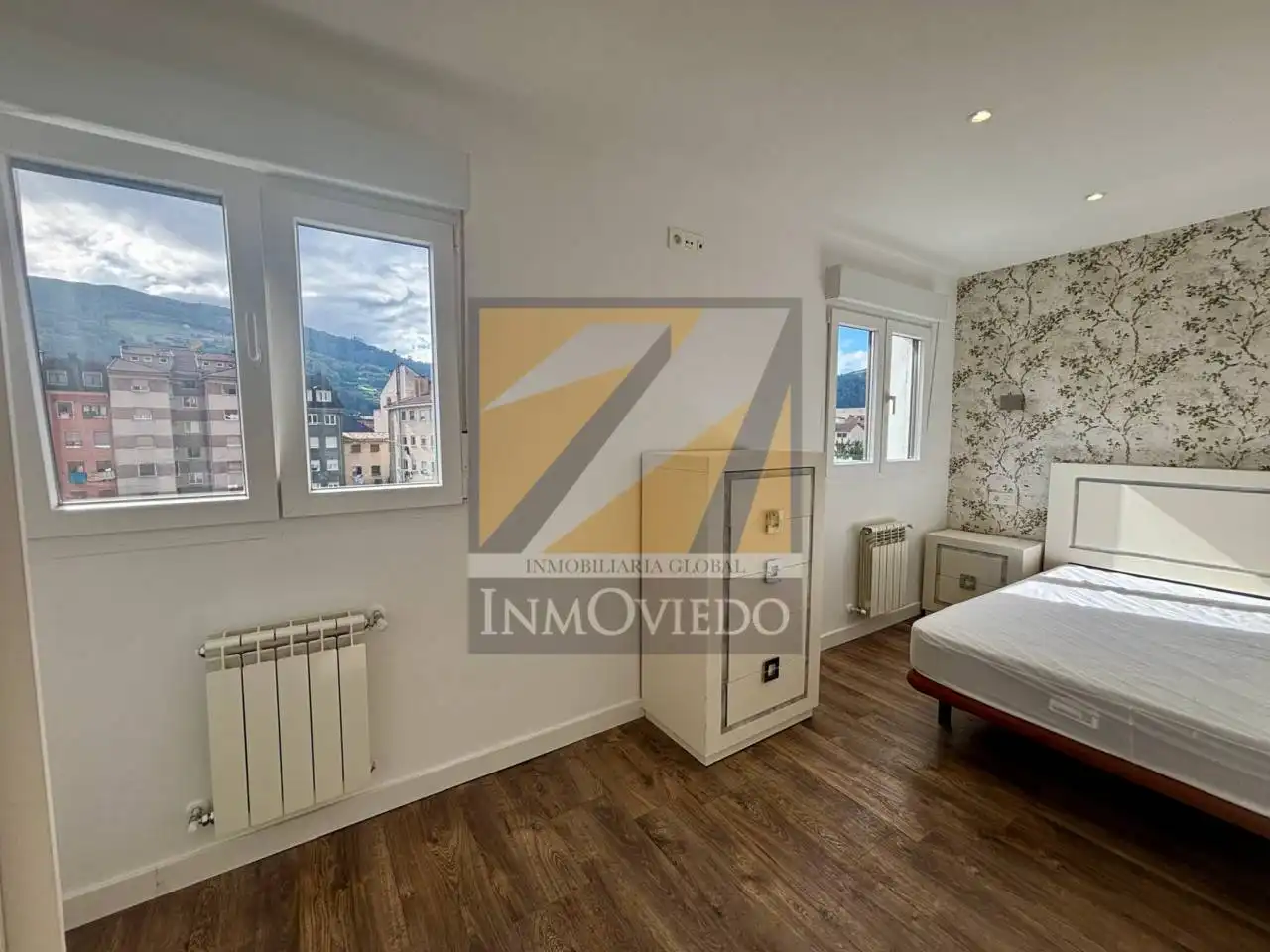 Piso en venta en Calle Ramón y Cajal, La Villa - Bazuelo