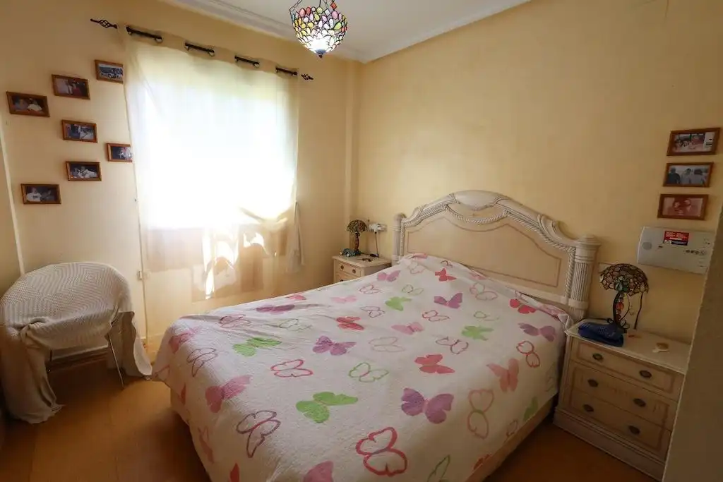Dormitori de Casa o xalet en venda en Orihuela amb Aire condicionat, Jardí privat i Piscina