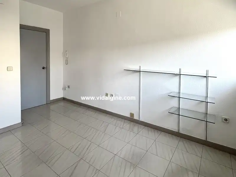 Gewerbefläche zur Miete in Carrer del Doctor Fleming, imagen 3