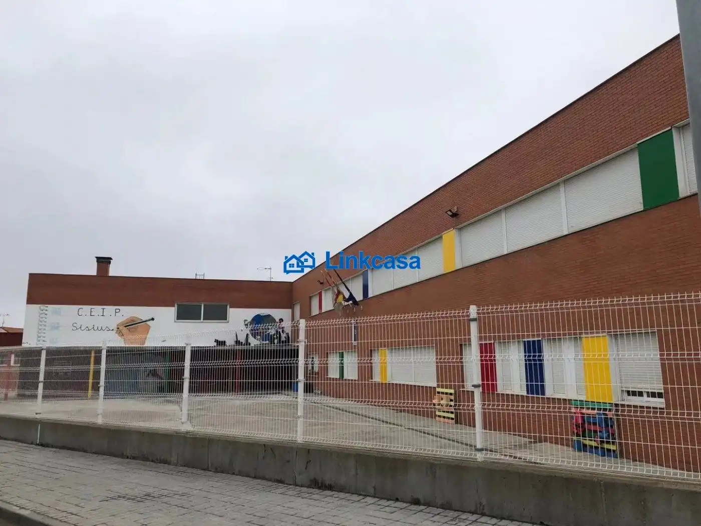 Vista exterior de Casa adosada en venda en Seseña amb Aire condicionat, Calefacció i Jardí privat