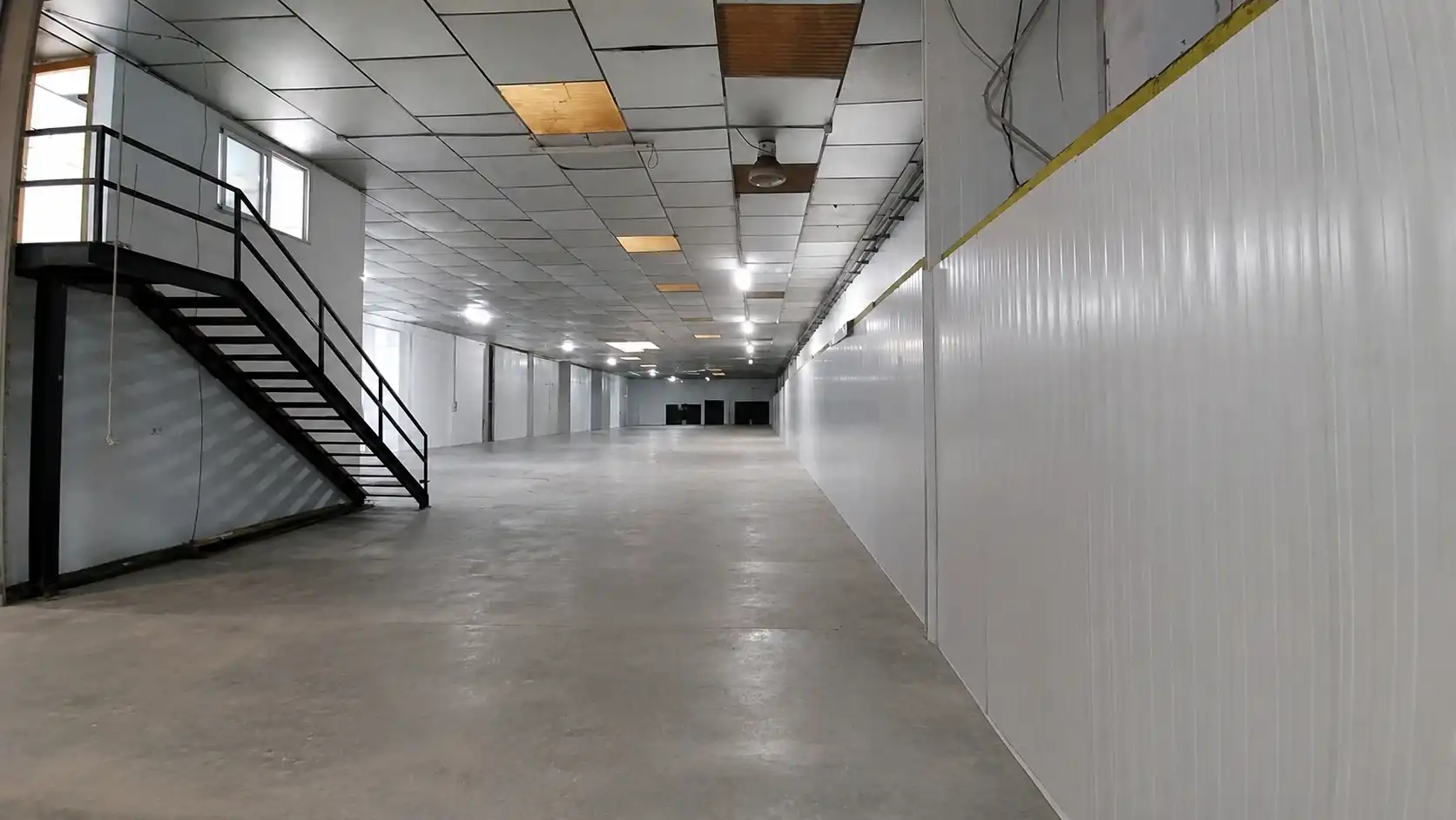 Nau industrial de lloguer en Xirivella amb Alarma