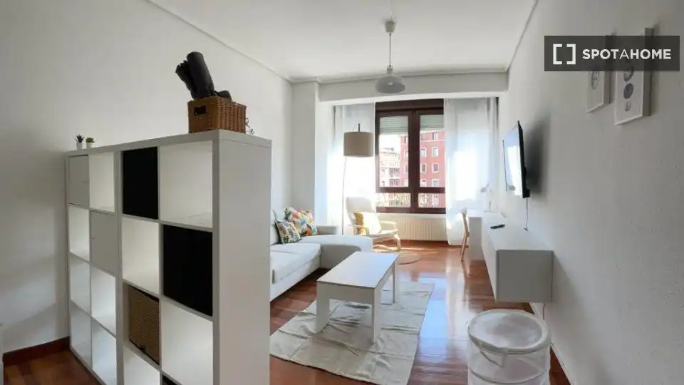 Sala de estar de Piso para compartir en Bilbao  con Aire acondicionado y Terraza