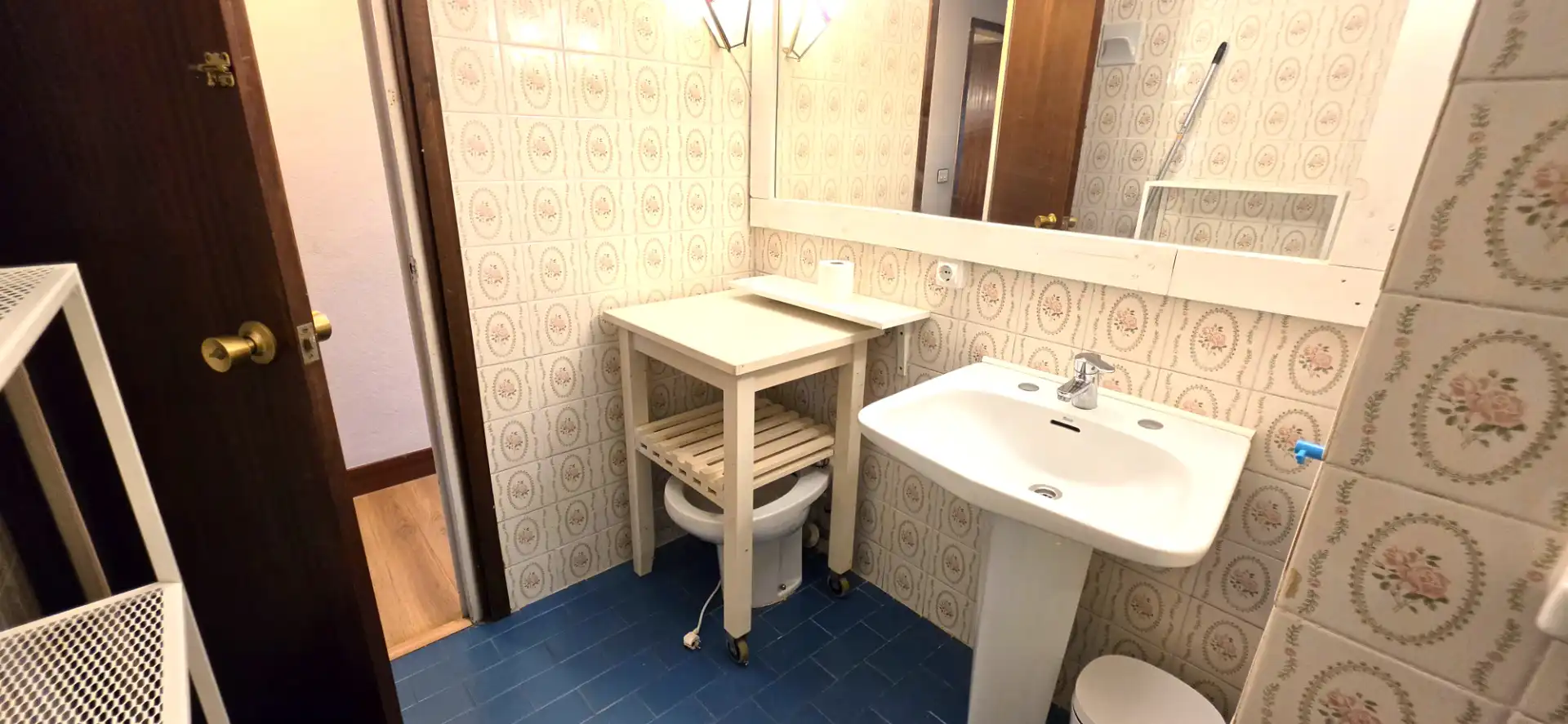 Bathroom of Flat for rent in Bilbao   with Heating, Parquet flooring and Furnished