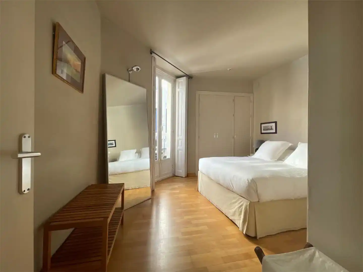 Schlafzimmer von Wohnungen zur Miete in  Madrid Capital mit Klimaanlage und Balkon