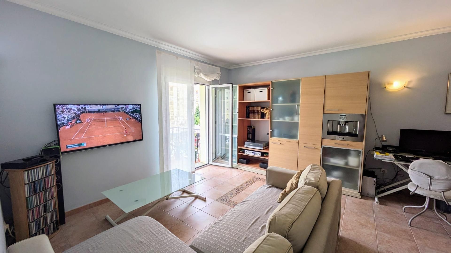 Sala de estar de Piso de alquiler en Fuengirola con Aire acondicionado, Calefacción y Terraza