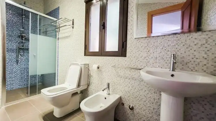 Baño de Casa o chalet en venta en Castril con Calefacción, Jardín privado y Parquet