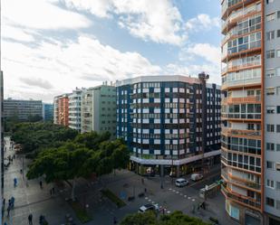 Vista exterior de Pis en venda en Las Palmas de Gran Canaria amb Terrassa