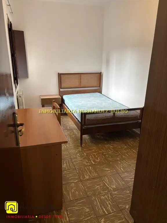 Dormitori de Pis en venda en San Bernardo - Carmelitas - Campus