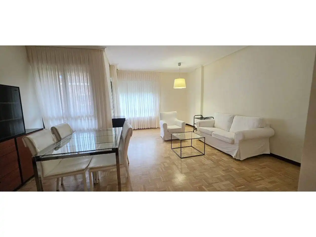Sala d'estar de Pis de lloguer en  Logroño amb Calefacció, Parquet i Terrassa